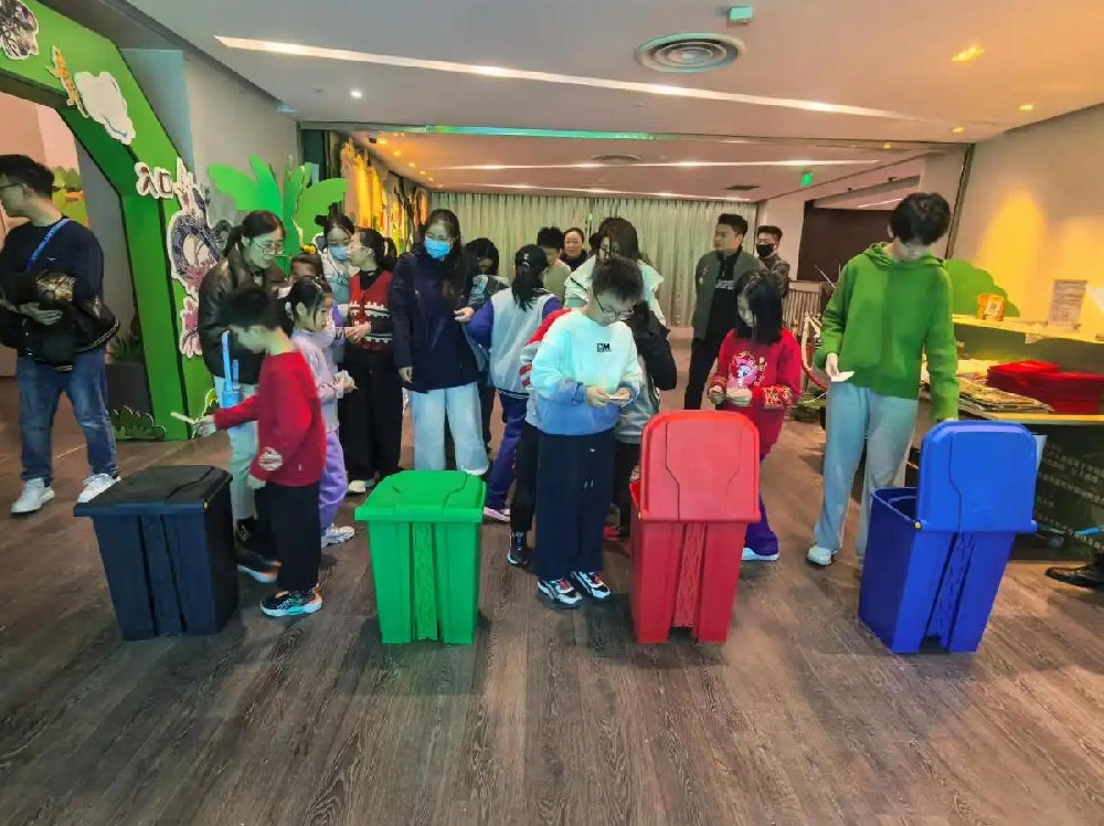 一块纸板的艺术之旅！济南市中区2026年环保科普参观活动山东书城站圆满举行